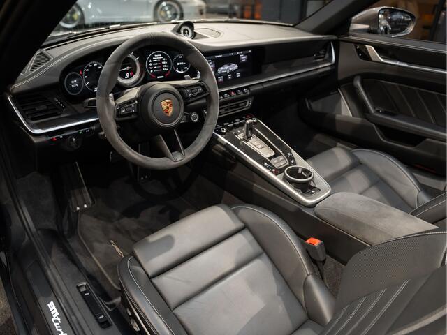 Porsche 992 911 Turbo S Cabriolet Burmester Ventilatie 911 3.8 Turbo S Cabriolet Carbon