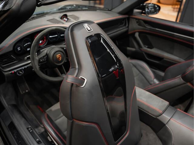 Porsche 992 911 GTS Cabrio GTS Interieur ACC Bose 3.0 Carrera GTS