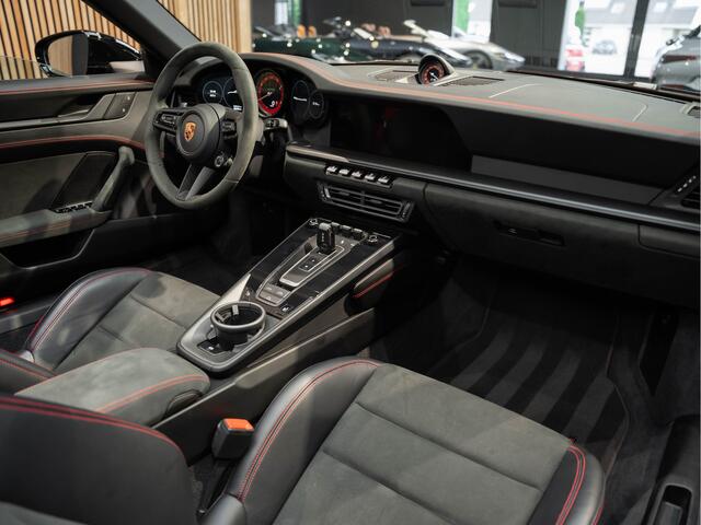 Porsche 992 911 GTS Cabrio GTS Interieur ACC Bose 3.0 Carrera GTS