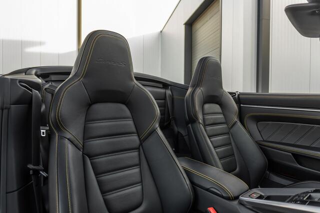 Porsche 992 911 Turbo S Cabriolet - Deep Black Metallic - Burmester