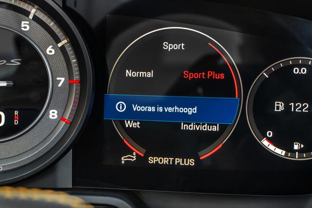 Porsche 992 911 Turbo S Cabriolet - Deep Black Metallic - Burmester