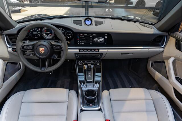 Porsche 992 911 Turbo S Cabrio Aerokit Burmester 3.8 Turbo S Lift Exclusive Manufaktur