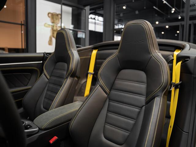 Porsche 992 911 Turbo S Cabrio Sport Design Burmester Turbo S Exclusive Manufaktur