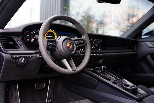Porsche 992 911 3.0 Carrera 4 GTS Lifting Bose Sport Chrono Schuifkanteldak