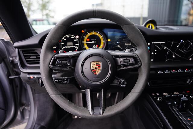 Porsche 992 911 3.0 Carrera 4 GTS Lifting Bose Sport Chrono Schuifkanteldak