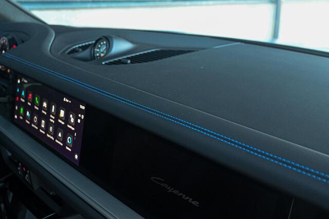 Porsche CAYENNE 3.0 E-Hybrid *Burmester 3D / Achteras-besturing / Panorama / Passenger-display / Keyless / HUD*