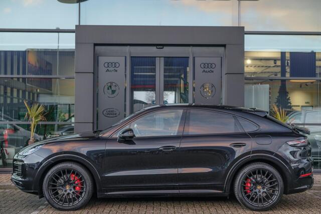 Porsche CAYENNE Coupé 3.0 E-Hybrid Panoramadak 4-Wielsturing Bose Head-up Trekhaak Rode stiksels 1e eigenaar NLauto 21" LMV