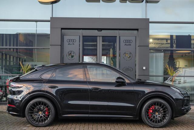 Porsche CAYENNE Coupé 3.0 E-Hybrid Panoramadak 4-Wielsturing Bose Head-up Trekhaak Rode stiksels 1e eigenaar NLauto 21" LMV