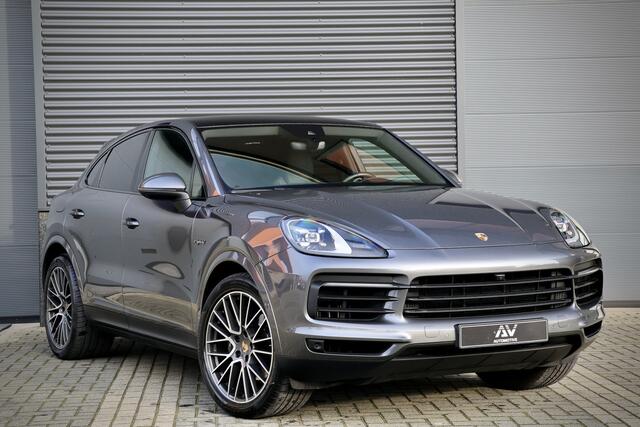 Porsche CAYENNE Coupé 3.0 E-Hybrid 462PK | Panoramadak | 360 Camera | Luchtvering | Dealer onderhouden | Sport-Chrono | 21 inch velgen | Sportuitlaat | Blind Spot | Nieuwe APK | Onderhoudsbeurt