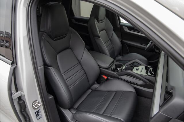 Porsche CAYENNE 3.0 E-Hybrid Facelift, Bose, Luchtvering, Pano, Passenger-Display, Sportstoelen 469pk