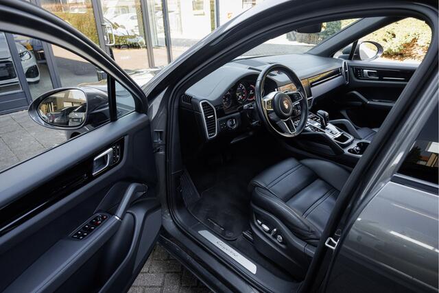 Porsche CAYENNE Coupé 3.0 E-Hybrid Sport Design Pano - 360 View - Trekhaak