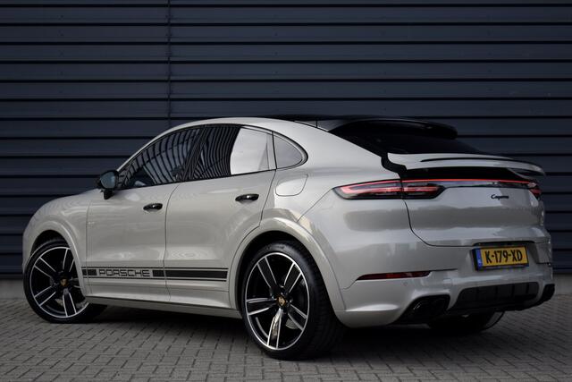 Porsche CAYENNE Coupé 3.0 E-Hybrid 462pk Sport Design | Panoramadak | Matrix PDLS+ | 22'' Velgen | Stoelventilatie | Bose | Achterasbesturing | Orig. NL |