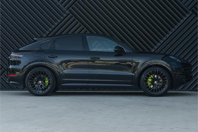 Porsche CAYENNE Coupé 3.0 E-Hybrid Sport Design ACC Pano GTS stoel PDLS+ Matrix AchterasBest. Sport Chrono 360Cam Luchtv. Trekhaak