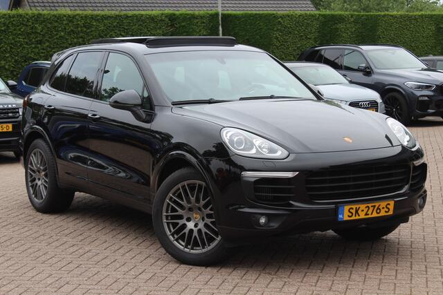 Porsche CAYENNE 3.0 D Platinum Edition / Trekhaak / Panoramadak / Camera / 20'' / Bose / Leder / Cruise Control