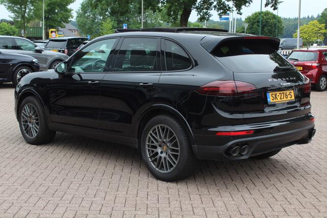 Porsche CAYENNE 3.0 D Platinum Edition / Trekhaak / Panoramadak / Camera / 20'' / Bose / Leder / Cruise Control