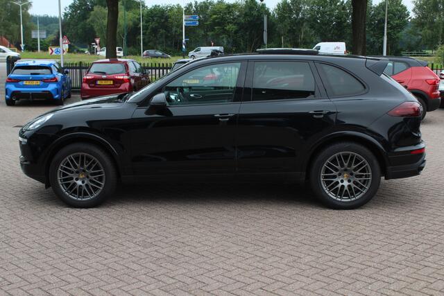Porsche CAYENNE 3.0 D Platinum Edition / Trekhaak / Panoramadak / Camera / 20'' / Bose / Leder / Cruise Control