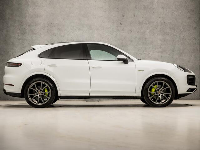 Porsche CAYENNE Coupé 3.0 E-Hybrid SportDesign 463Pk Automaat (SPORTCHRONO PAKKET, PANORAMADAK, ALCANTARA STUUR EN HEMEL, APPLE CARPLAY, LUCHTVERING, KUIPSTOELEN, SFEERVERLICHTING, 360 CAMERA, HEAD-UP DISPLAY, NIEUWSTAAT)