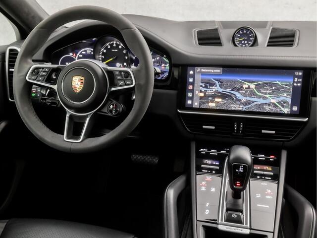 Porsche CAYENNE Coupé 3.0 E-Hybrid SportDesign 463Pk Automaat (SPORTCHRONO PAKKET, PANORAMADAK, ALCANTARA STUUR EN HEMEL, APPLE CARPLAY, LUCHTVERING, KUIPSTOELEN, SFEERVERLICHTING, 360 CAMERA, HEAD-UP DISPLAY, NIEUWSTAAT)