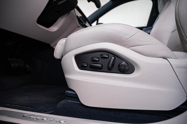 Porsche CAYENNE Coupé 3.0 E-Hybrid Luchtvering - LED Matrix - Surround View - Adaptieve cruise control - Sporteindpijpen - Rear Seat Entertainment - 21 inch - Stoelverwarming