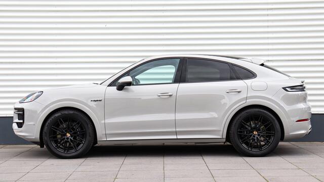 Porsche CAYENNE Coupé 3.0 E-Hybrid SportDesign | Head-up | Sportuitlaat | HD Matrix | Bijrijdersdisplay | Soft-Close | BOSE Sound | Trekhaak