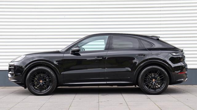 Porsche CAYENNE Coupé 3.0 E-Hybrid SportDesign | Head-up | Sportuitlaat | HD Matrix | Soft-Close | Bijrijdersdisplay | Panoramadak | Trekhaak | BOSE Sound
