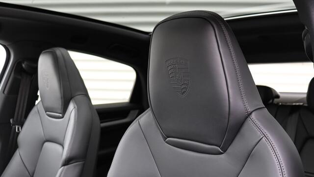 Porsche CAYENNE Coupé 3.0 E-Hybrid SportDesign | Head-up | Sportuitlaat | HD Matrix | Soft-Close | Bijrijdersdisplay | Panoramadak | Trekhaak | BOSE Sound