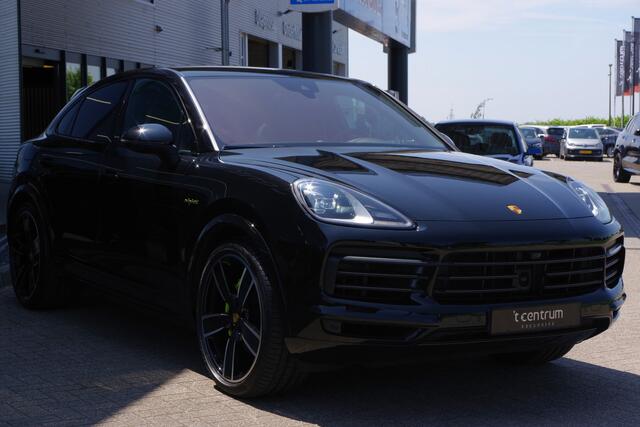 Porsche CAYENNE Coupé 3.0 E-Hybrid 462 PK Platinum Edition PHEV, Panoramadak, Trekhaak, Kuipstoelen, BOSE Sound, Sport Chrono