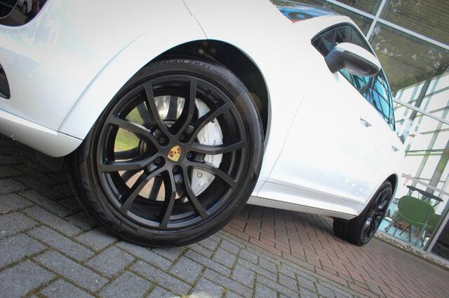Porsche CAYENNE 3.0 E-Hybrid | Sport Chrono | Pano | HUD | Origineel NL Auto!
