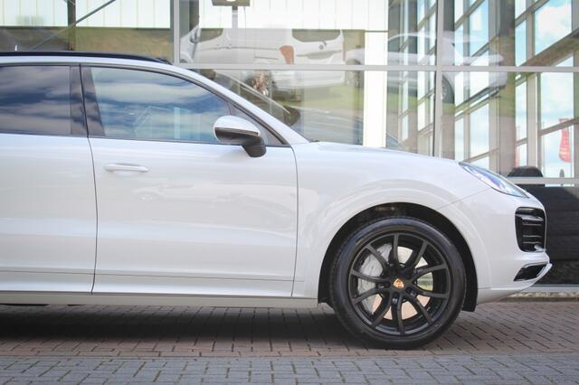 Porsche CAYENNE 3.0 E-Hybrid | Sport Chrono | Pano | HUD | Origineel NL Auto!