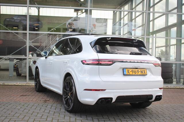 Porsche CAYENNE 3.0 E-Hybrid | Sport Chrono | Pano | HUD | Origineel NL Auto!