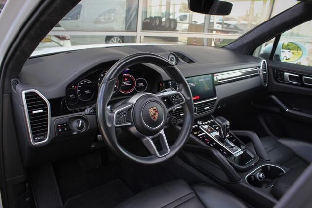 Porsche CAYENNE 3.0 E-Hybrid | Sport Chrono | Pano | HUD | Origineel NL Auto!