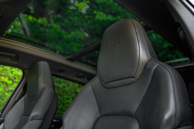 Porsche CAYENNE 3.0 E-Hybrid SportDesign | 22inch | StoelClimate | BOSE | SportUitl