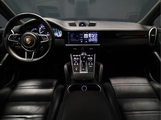 Porsche CAYENNE 3.0 E-Hybrid [SPORT CHRONO, ADAPTIEVE LUCHTVERING, HEAD-UP, SOFT CLOSE, BURMESTER 3D, KEYLESS, SFEERVERLICHTING, TREKHAAK, STOELVENTILATIE, PDLS, SPORTUITLAAT, NIEUWSTAAT]