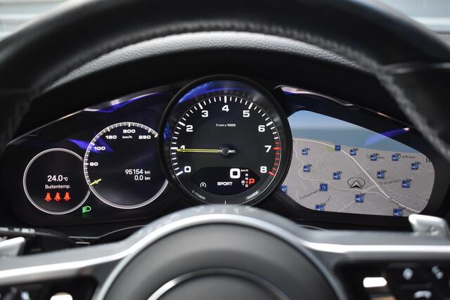 Porsche CAYENNE 3.0 E-Hybrid 462pk | Panoramadak | Sport Chrono | 22'' RS Spyder Design | PASM | Orig. NL |