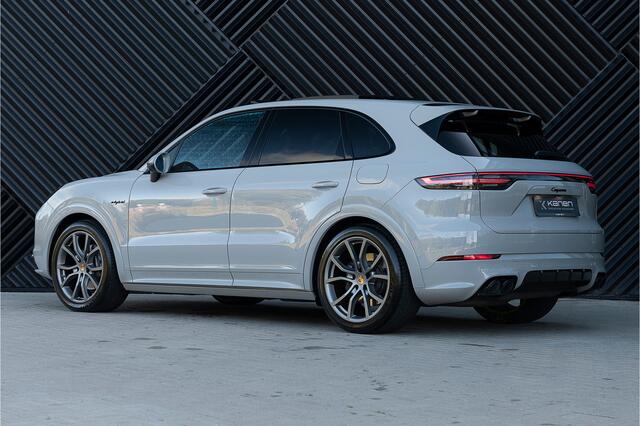Porsche CAYENNE 3.0 E-Hybrid Sport Design VOL !!! ACC Pano GTS Stoel 360 Head Up Softcl. Sportchrono Matrix Memory