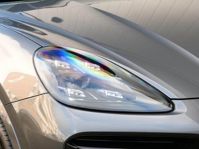 Porsche CAYENNE 4.0 Turbo S E-Hybrid 680pk Automaat Keramisch / Nightvision / Trekhaak / Achterasbesturing