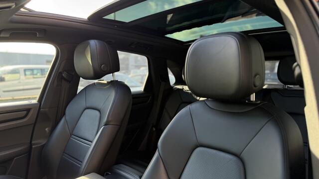 Porsche CAYENNE 3.0 E-Hybrid Pano | Camera | Sport chrono