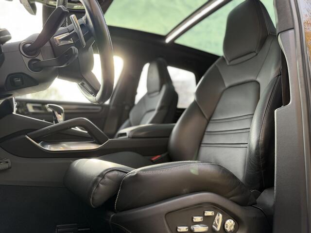 Porsche CAYENNE 4.0 Turbo S E-Hybrid | Porsche Approved | Sport Design | Carbon | NL-Auto | Full Options |