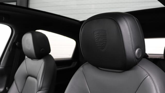 Porsche CAYENNE Coupé 3.0 E-Hybrid SportDesign | Head-up | Soft-Close | BOSE Sound | Surround View | Trekhaak | Panoramadak