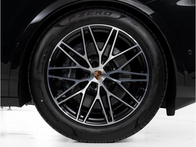 Porsche CAYENNE E-Hybrid Black Edition