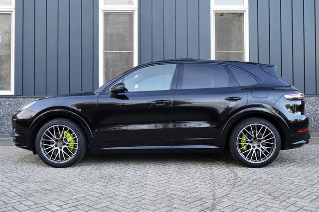 Porsche CAYENNE 3.0 E-Hybrid Rijklaarprijs-Garantie Panoramadak Martrix Leder Bose Sfeer verlichting