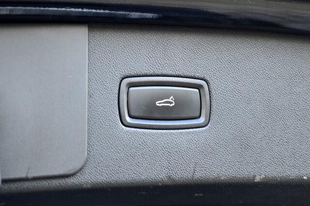 Porsche CAYENNE 3.0 E-Hybrid Rijklaarprijs-Garantie Panoramadak Martrix Leder Bose Sfeer verlichting