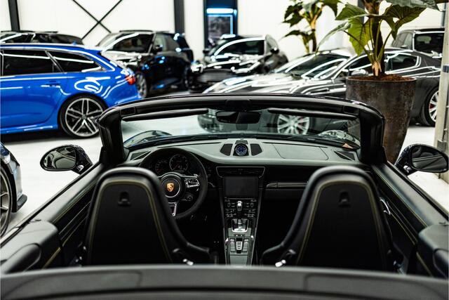 Porsche CAYENNE Coupé 3.0 E-Hybrid Techart Bodykit | NL Auto | Full Option | ACC | 360 Cam | Alcantara | Achterasbesturing | Head Up | Ambiance | Carbon | Techart 22"| Bose | Sportuitlaat | Ventilatie | Memory | Head Up | E.TH 3500KG | Sportdesign | Carbon | Softclose |