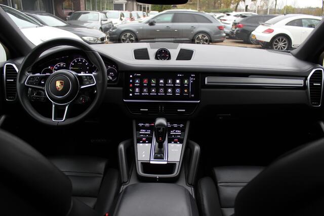 Porsche CAYENNE Coupé 3.0 E-Hybrid Platinum Edition / Panoramadak / 360Camera / Bose / 21'' / Sportdesign+Chrono / Stoelventilatie / Stoelverwarming / Stuurverwarming / Luxe Leder / Luchtvering / Sportuitlaat / Dodehoek / DAB / ACC