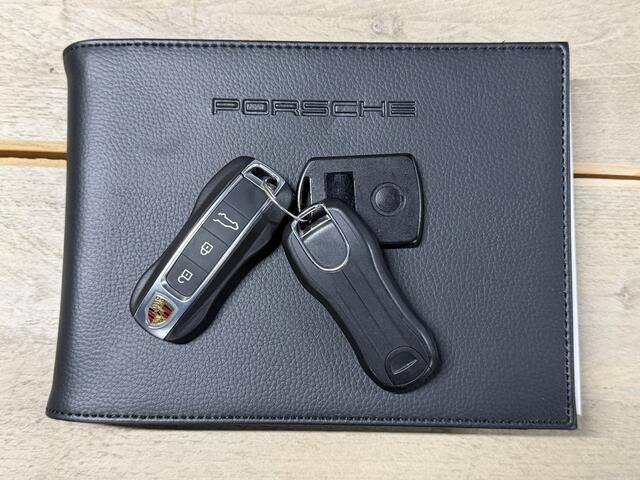 Porsche CAYENNE 3.0 E-Hybrid NWE MODEL SPORTDESIGN PANO BOSE