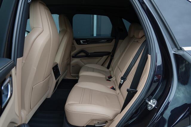 Porsche CAYENNE E-Hybrid 3.0 462Pk 8-Aut. | Luchtvering | Panoramadak | Sport-Chrono | BOSE-Sound | Leder | 21''