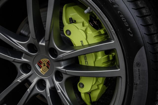 Porsche CAYENNE E-Hybrid 3.0 462Pk 8-Aut. | Luchtvering | Panoramadak | Sport-Chrono | BOSE-Sound | Leder | 21''