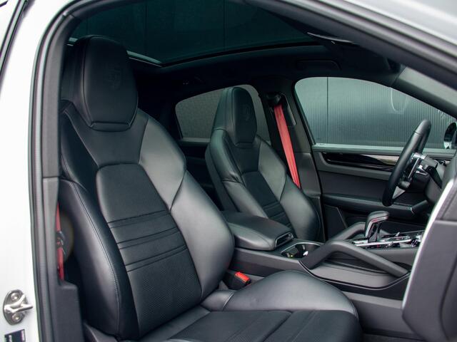 Porsche CAYENNE Coupé 3.0 E-Hybrid | Luchtvering | Sport seats | BOSE Surround | 360 Camera | 22 inch