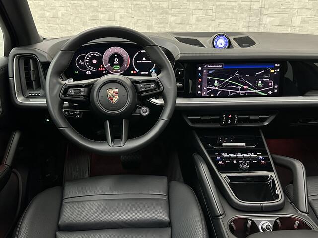 Porsche CAYENNE 3.0 E-Hybrid | 360 Camera | ACC | Sport-Design | Panorama | Soft-Close | Nachtzicht | Stoelventilatie | BOSE | Sport-Chrono | Luchtvering | Trekhaak | Stoelverwarming V+A | Sport-Uitlaat | Matrix-LED | 22'' | Keyless-Entry | Stuurverwarming | Comfortstoe