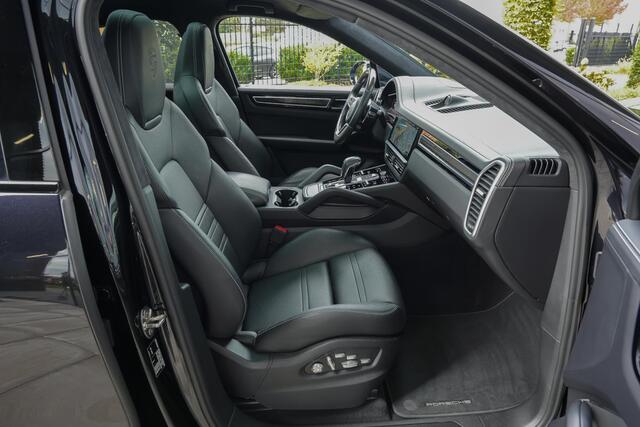 Porsche CAYENNE Coupé 441pk 2.9 S |1e eigenaar|panoramadak|sport design|Bose|memory|achteras besturing|soft close|360 camera|HUD|carbon interieur|luchtvering|Apple carplay|stoelventilatie en verwarming|